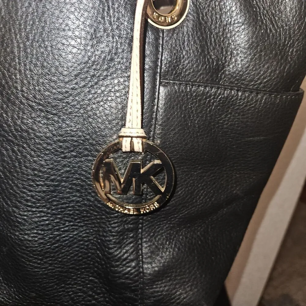 Michael Kors MK Handbag Jet Set Black Pebbled Leather Tote Bag Purse